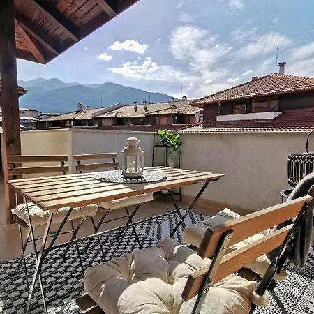 **mountain** Views Just Next To The Gondola Lift 班斯科