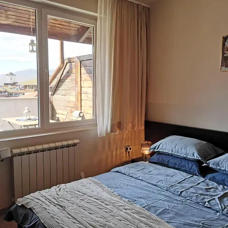 **mountain** Views Just Next To The Gondola Lift * 班斯科